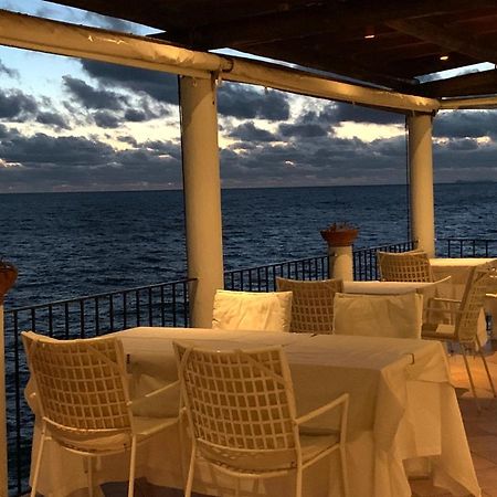 翁贝托阿迈尔酒店 Forio di Ischia 外观 照片