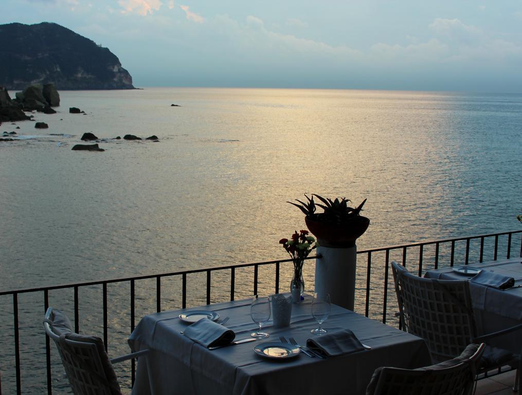 翁贝托阿迈尔酒店 Forio di Ischia 客房 照片
