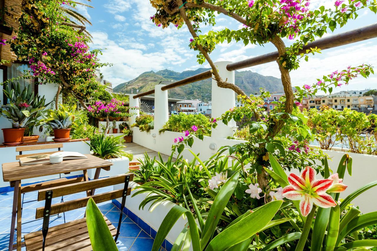 翁贝托阿迈尔酒店 Forio di Ischia 外观 照片